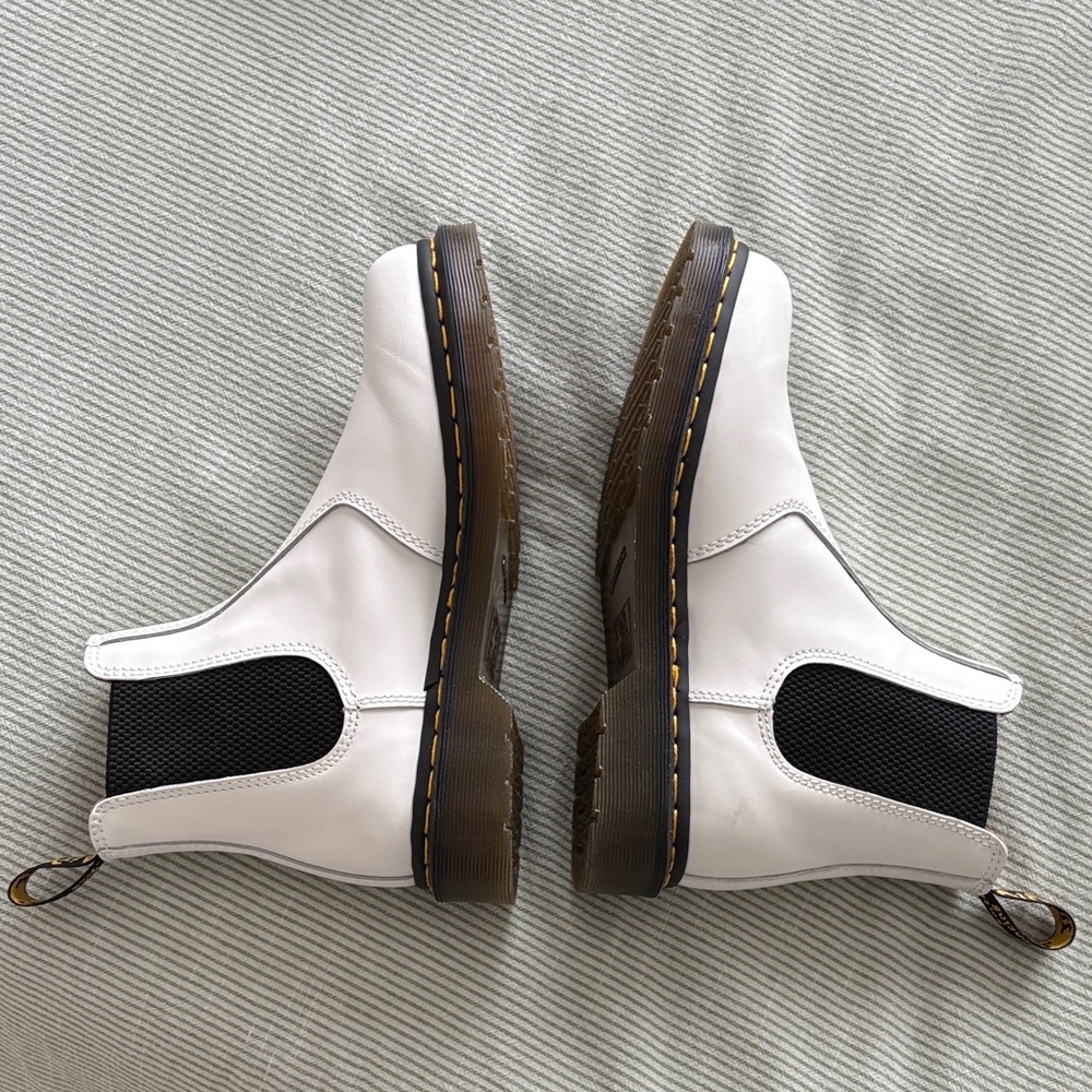 Dr Martens 2976 Yellow Stitch Smooth Leather Chelsea Boots Size 7 - Picture 3 of 5